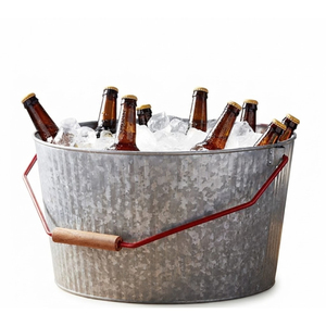 Grande glacière galvanisée avec poignée en bois, seau à glace métallique pour fêtes, style ferme, bac à vin et à bière en acier - Product Image 1