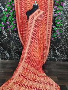 Sari indien élégant Neemzari Bandhani – Sari fait main tie-dye aux couleurs riches, idéal pour les fêtes et la collection nuptiale - Product Image 3