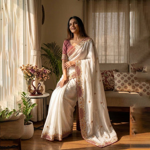 Sari de seda suave con tejido Zari dorado Banarasi puro, diseño de diseñador de moda para fiestas de boda, de fabricante indio. - Product Image 1