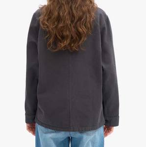 เสื้อแจ็คเก็ตผ้าฝ้ายทรงโอเวอร์ไซส์สำหรับทุกเพศ เหมาะสำหรับทำงาน สวมใส่สบาย ระบายอากาศได้ดี เนื้อผ้าหนา ทนทาน พร้อมกระเป๋า - Product Image 4