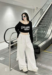 ชุดเซ็ตสองชิ้นสำหรับผู้หญิง พิมพ์ลายตามสั่ง เนื้อผ้าคอตตอนผสมสแปนเด็กซ์ ระบายอากาศได้ดี เป็นมิตรต่อสิ่งแวดล้อม เสื้อแขนยาวเอวสูง กางเกงขาสั้น - Product Image 5