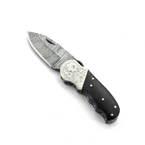 Cuchillos de Caza Negros con Mango Plegable, Refuerzo Metálico Decorativo y Hojas con Diseño para Campismo y Colecciones de Cuchillos - Product Image 1