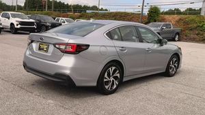 Subaru Legacy Premium 2022 Usado en Buenas Condiciones - Product Image 2
