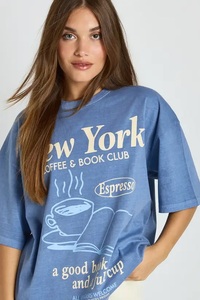 T-shirt imprimé du club du livre de New York - Product Image 4
