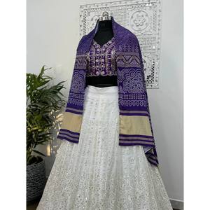 Lehenga choli เครื่องประดับของนักออกแบบชาติพันธุ์พร้อมงานปักที่มีลำดับที่ซับซ้อน - Product Image 3
