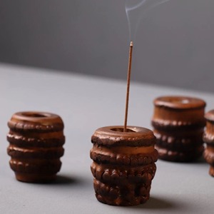 Brûleur d'encens en bois artisanal de qualité supérieure, respectueux de l'environnement, gravure arabe élégante, cadeau d'aromathérapie pour le Ramadan et l'Aïd, best-seller - Product Image 4