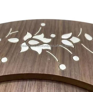Bandeja Redonda de Madera de Acacia Hecha a Mano con un Hermoso Diseño, Duradera y Moderna, para Servir Postres, Artesanía para Eid, Ramadán y Otros Festivales - Product Image 6