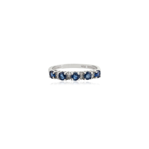 Elegante Anillo de Plata de Ley 925 con Zafiro Azul Auténtico de Corte Brillante Redondo y Diamantes Engastados en Punta, Estilo Media Eternidad - Product Image 1