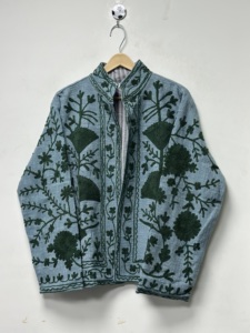 Veste réversible en coton pur, écologique, à manches longues, à fleurs, vintage, style Suzani, avec broderies indiennes, unisexe, taille unique - Product Image 4