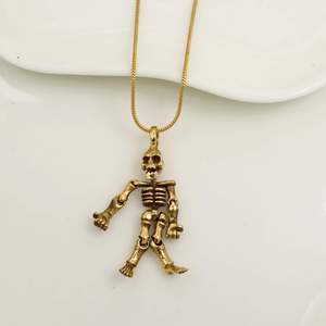 Pendentif squelette plaqué or, style punk, bijoux unisexes tendance, collier en alliage - Product Image 3