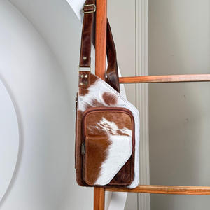 Nouveau sac à bandoulière en cuir de vachette personnalisé à la main pour unisexe, sacs à bandoulière décontractés en cuir véritable avec logo personnalisé - Product Image 4