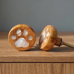 Boutons de meuble réglables en bois avec empreinte de patte et incrustation en résine, design moderne pour la maison, le bureau, les armoires et les meubles d'entrepôt - Product Image 1