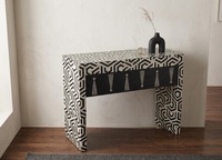 Table console de luxe à incrustations géométriques en os, avec pieds noirs et blancs, pour entrée et salon moderne
