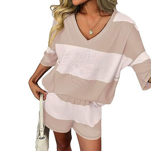 Conjunto de Verano de Moda: Camiseta de Manga Corta y Pantalones Cortos para Mujer - Product Image 2