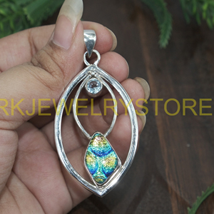 Colgante artesanal de plata de ley 925 con amolita y topacio azul, forma de gota marquise, joyería artesanal bohemia, regalo para mujer, diseño único. - Product Image 3