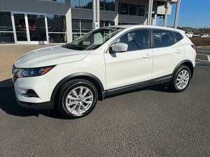 Nissan Rogue Sport S AWD 2022 d'occasion propre - Product Image 2
