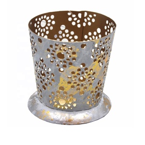 Charmant aluminium métal maison décorative luxe votive argent avec feuille d'or fini bougeoir votif fait à la main - Product Image 1