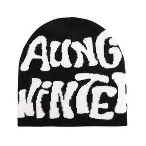 Y2K Style 100% Acrylique Jacquard Bonnet Chapeau Satin Soie Doublure Usine En Gros Personnalisé Imprimé Camouflage Plaid Designer Logo - Product Image 3