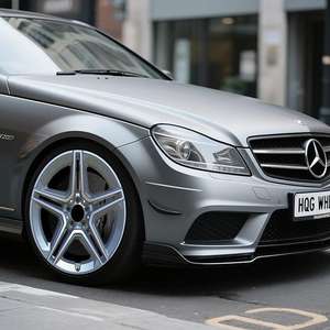 Rueda de Aleación de Aluminio Pulido para Automóviles, Mejora la Apariencia y la Estabilidad en la Carretera, Disponible en los Estados Unidos - Product Image 2