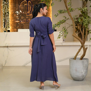 ชุดแมกซี่สีน้ำเงินเข้มของผู้หญิงที่สง่างาม - Product Image 1