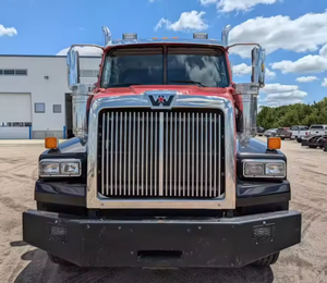 Camión Semirremolque Usado Western Star 4900 Tri Axle 2018 en Perfectas Condiciones - Camión con Dormitorio de Techo Elevado en Venta - Product Image 1