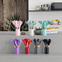 Ensemble d'ustensiles de cuisine en silicone et en bois de style nordique 12 pièces comprenant des outils de cuisson et des cuillères pour un usage domestique