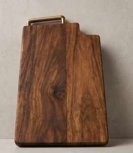 Planche de service moderne en bois de manguier avec poignée en laiton de luxe et plateau de service en métal - Product Image 4