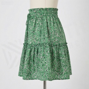 Jupe courte à taille haute pour femme, motif floral, coupe trapèze, volants, en mousseline de viscose et coton, style chic prairie, printemps - Product Image 3