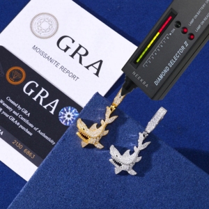 Pendentif Requin Moissanite Iced Out - Fabriqué en Argent Sterling 925, Pendentif Animal en Moissanite, Pendentif Poisson en Moissanite - Product Image 5