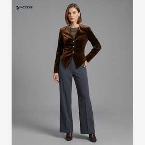 Blazer en velours pour femme, veste marron élégante, coupe ajustée, veste formelle minimaliste, blazer à boutons perlés, luxe - Product Image 1