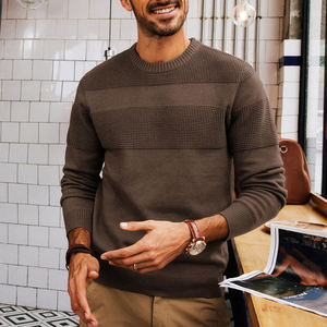 Pull en maille pour homme à manches longues de qualité supérieure, nouvelle mode, personnalisable, pour l'hiver, avec couleurs, tailles et logo, en coton mélangé. - Product Image 3