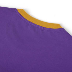 T-shirt Ringer en Chenille pour Homme Omega Psi Phi, Vêtements de Fraternité Greek Life, Logo Personnalisé, Écologique, 100% Coton Respirant, Coupe Classique - Product Image 4