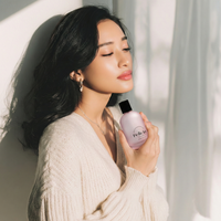 Puro Moment, Eau de Parfum Floral Moderno y Duradero, Portátil, 100 ml, Aroma Rosa Dulce y Fresco, Fragancia Corporal para Mujer