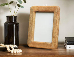 Cadre photo en bois rustique chic, éco-responsable, fait main, durable, poli à la main, forme personnalisée, orientation verticale, pour table - Product Image 3