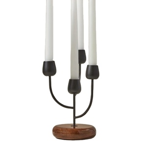 Bougeoir en métal et bois unique fabriqué à la main parfait pour ajouter du charme et de l'élégance à des paramètres de maison confortables ou formels - Product Image 1