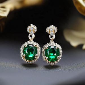 Explorez le dernier design vert exclusif Boucles d'oreilles pendantes en plaqué or pour femmes et filles - Product Image 3