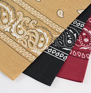Pañuelo Cuadrado Personalizado con Logotipo de Hysaf Apparels Co, 22 Pulgadas, Impresión por Sublimación de Calor, Diseño Personalizado, 100% Algodón - Product Image 4