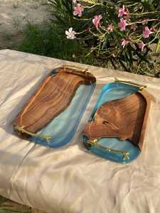 Plateau de service élégant en bois d'acacia artisanal et résine époxy transparente avec poignées en laiton design pour une décoration intérieure de luxe - Product Image 6