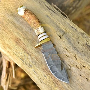 Cuchillo de caza hecho a mano de acero de Damasco con mango de cuerno de ciervo natural |   Cuchillo de hoja fija Full Tang con funda de cuero - Product Image 4