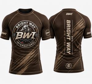 Rashguard respirant extensible 4 directions avec protection UV pour l'entraînement de BJJ, MMA et grappling – T-shirt de compression pour homme - Product Image 1