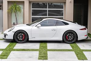 Porsche 911 Carrera 4 GTS Coupé 2016 - Product Image 3