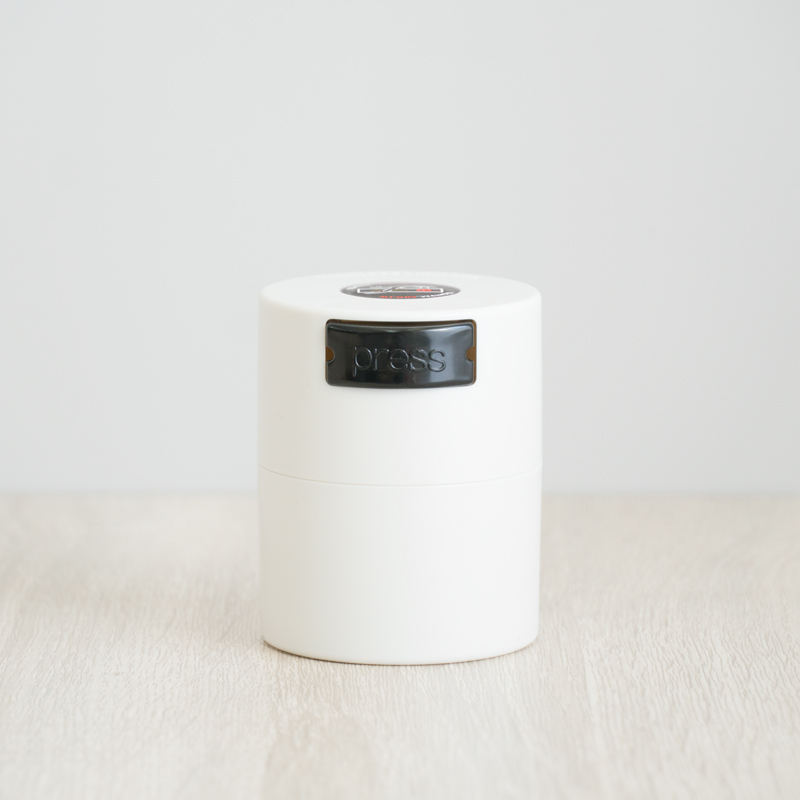 สีขาวล้วน