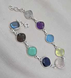 Bracelet à breloques plaqué argent avec pierres multicolores serties en canal, forme ronde, pierres précieuses naturelles, bijoux tendance pour femme, cadeau raffiné - Product Image 2