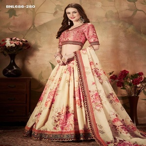 ผู้จัดจำหน่ายชุดเลเฮนกา-โชลี ผ้าออร์แกนซ่าคุณภาพสูง พิมพ์ลายดอกไม้ พร้อมงานปักดิ้นดอริ-ซารี-เรชซัม-เลื่อม จากอินเดีย - Product Image 1