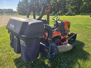 Tractor Kubota BX1880 4WD Usado, Tractor Compacto Utilitario para Granja con Pala para Trabajos en Campo y Jardín - Product Image 3