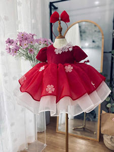Robe de princesse avec décorations florales pour la fête d'anniversaire de bébé, design sans manches, fêtes - Product Image 2