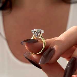 Anillo de Compromiso con Diamante Cultivado en Laboratorio de 4 Quilates, Corte Brillante Redondo, E VVS2, Montura Lotus, Anillo Solitario Cónico de Dos Tonos, Certificado IGI - Product Image 1