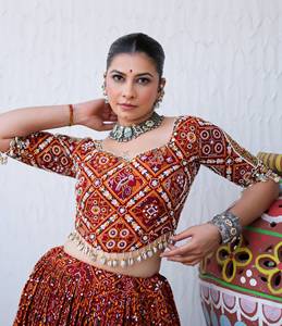 Dernière Collection : Lehenga Longue en Coton Mousseline Imprimé, Style Ethnique Indien pour Festivals, avec Broderie Miroir et Bordure en Dentelle Lampi, Séchage Rapide - Product Image 1
