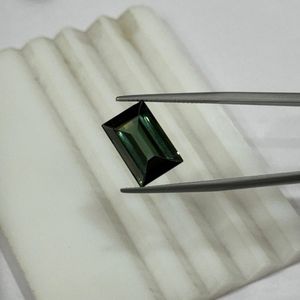 Tourmaline naturelle de qualité gemme, vert-bleuâtre, taille octogonale à facettes, 6,40 carats, pierre précieuse non montée, qualité AAA, provenance Madagascar, qualité bijouterie fine - Product Image 4