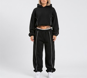 Ensemble de survêtement décontracté noir à capuche et manches longues pour femme, coupe oversize, avec pantalon de jogging uni et passepoil blanc contrastant, taille élastique – Vente en gros - Product Image 1